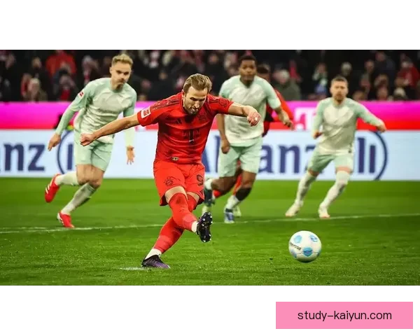 德甲最新动态：多特蒙德迎战拜仁，沙尔克04苦战求生，排名战况焦灼