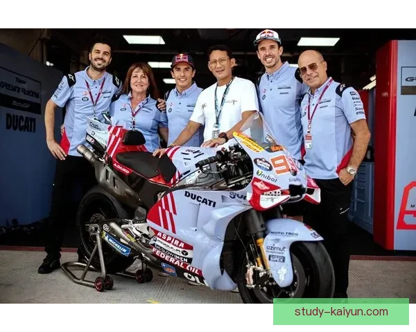 新赛季MotoGP激烈对决揭幕 各车队全力冲刺积分榜